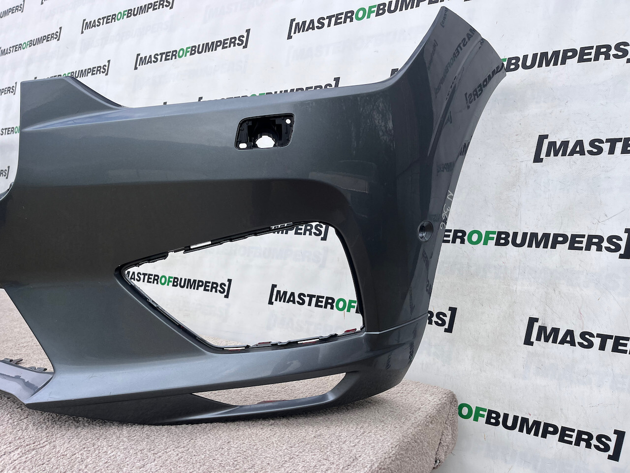 Volvo Xc60 R Design Suv 2017-2020 Front Bumper 6 Pdc +jets Genuine [n366]