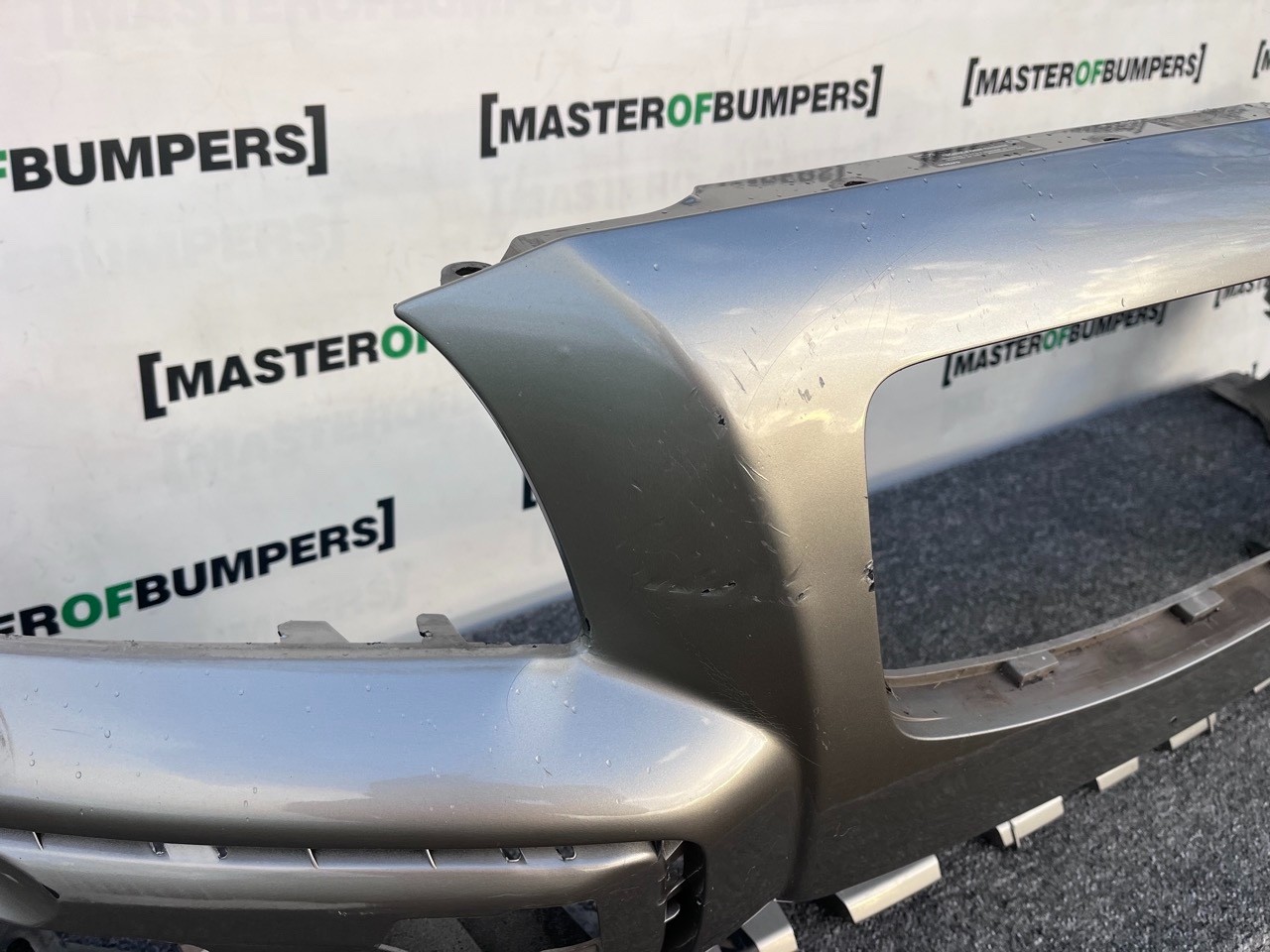 Volvo Xc70 Se 2009-2014 Front Bumper Genuine [n392]