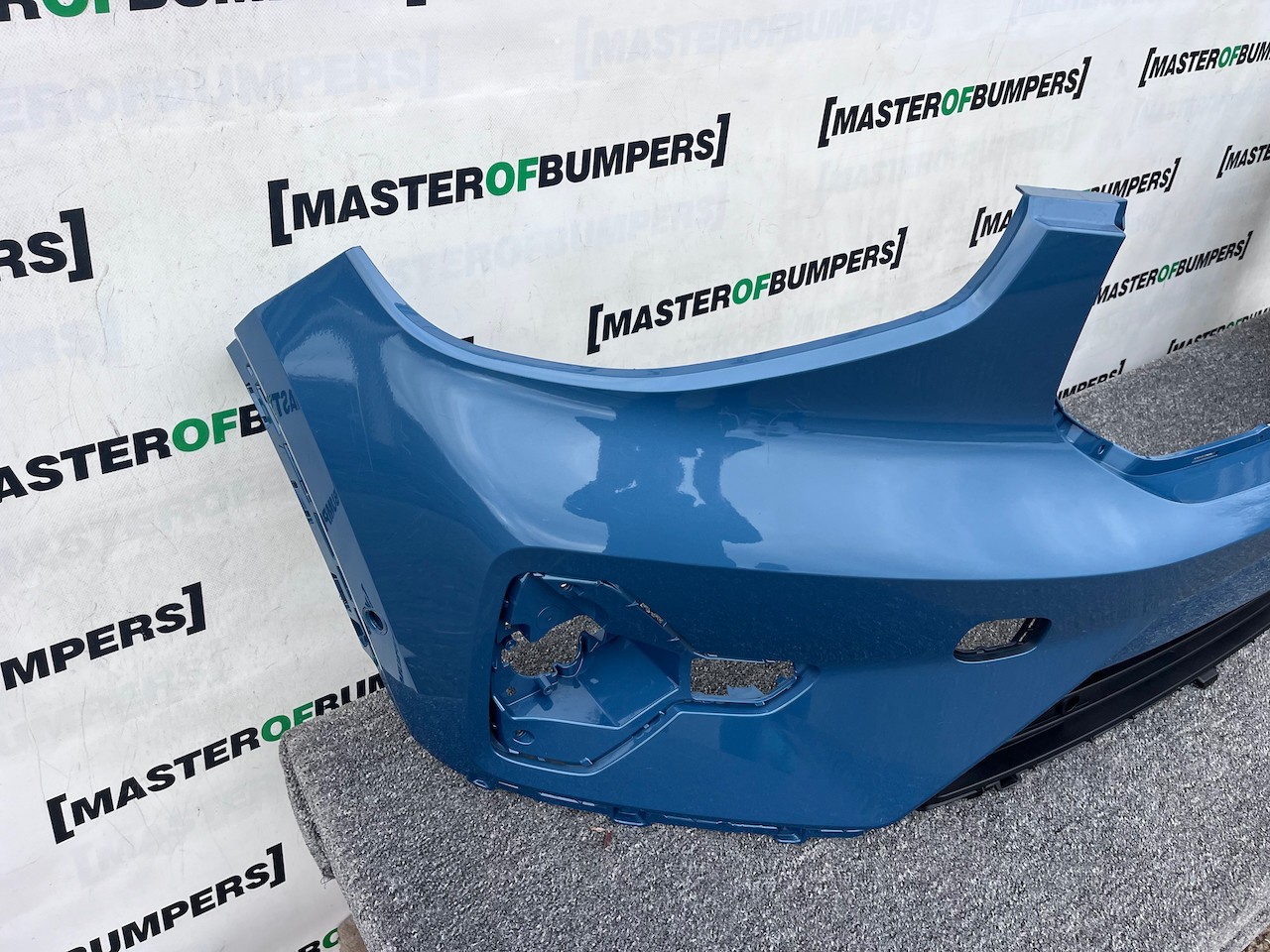Volvo Xc40 Ultimate Phev Hybrid Lift 2022-on Front Bumper 6 Pdc Genuine [n393]