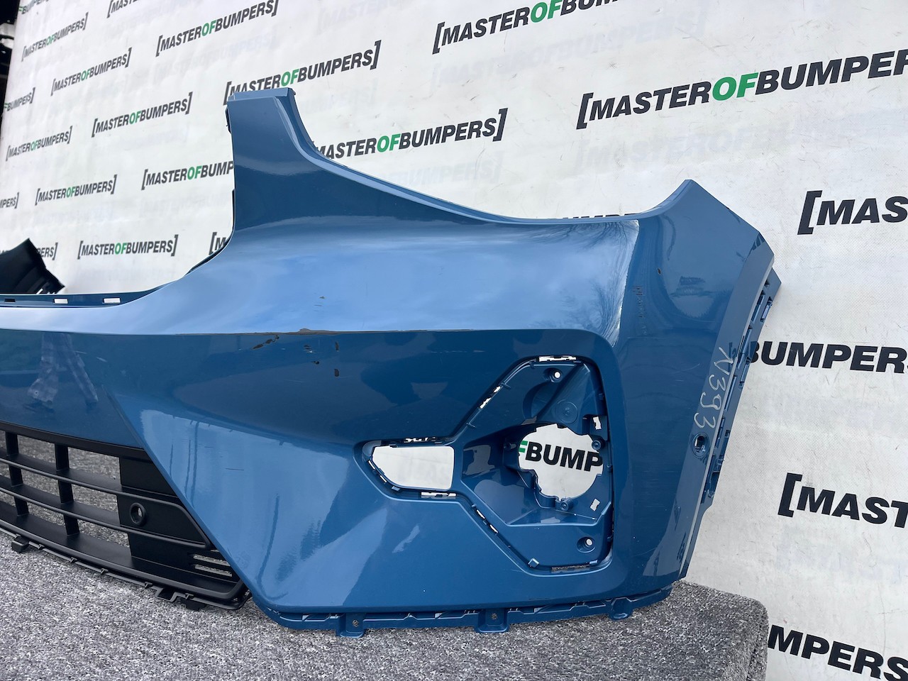 Volvo Xc40 Ultimate Phev Hybrid Lift 2022-on Front Bumper 6 Pdc Genuine [n393]