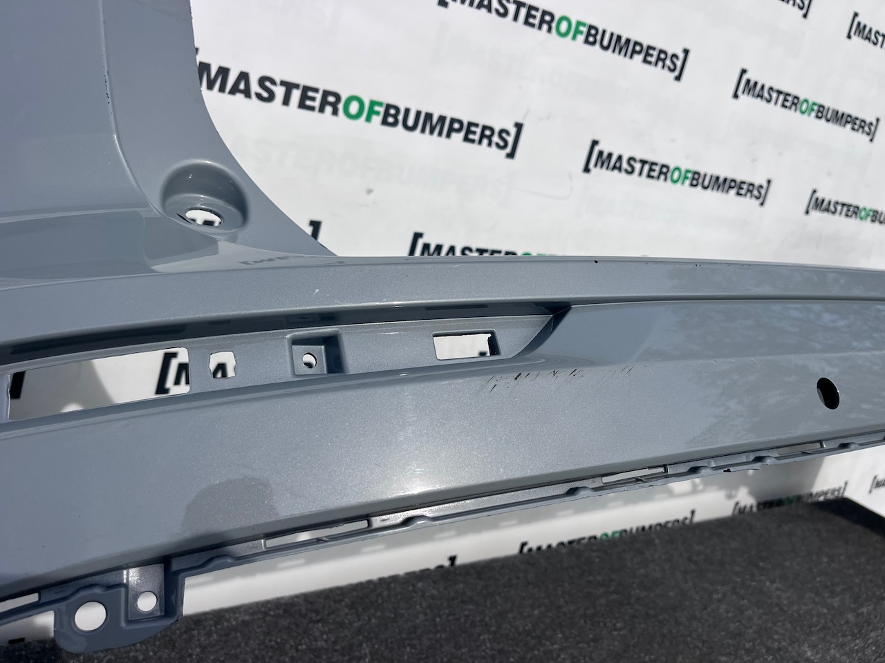 Volvo Xc60 R Design Inscription Suv 2017-2020 Rear Bumper 4 Pdc Genuine [n410]