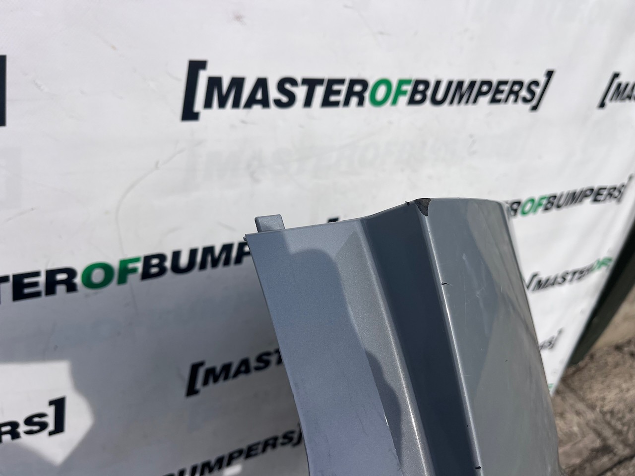 Volvo Xc60 R Design Inscription Suv 2017-2020 Rear Bumper 4 Pdc Genuine [n410]