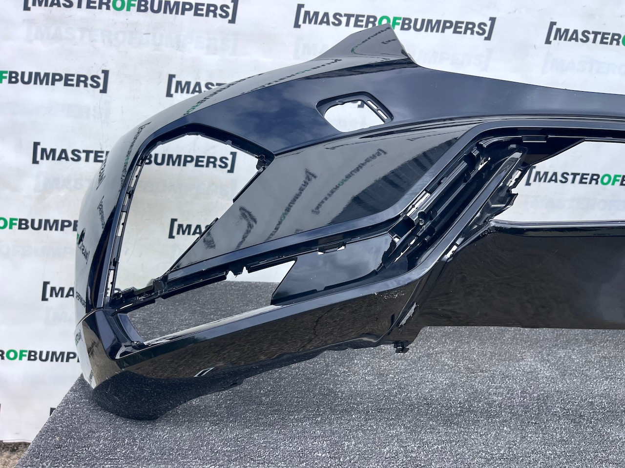 Volvo Xc60 R Design Mk2 Lift 2021-2024 Front Bumper 6 Pdc No Jets Genuine [n427]