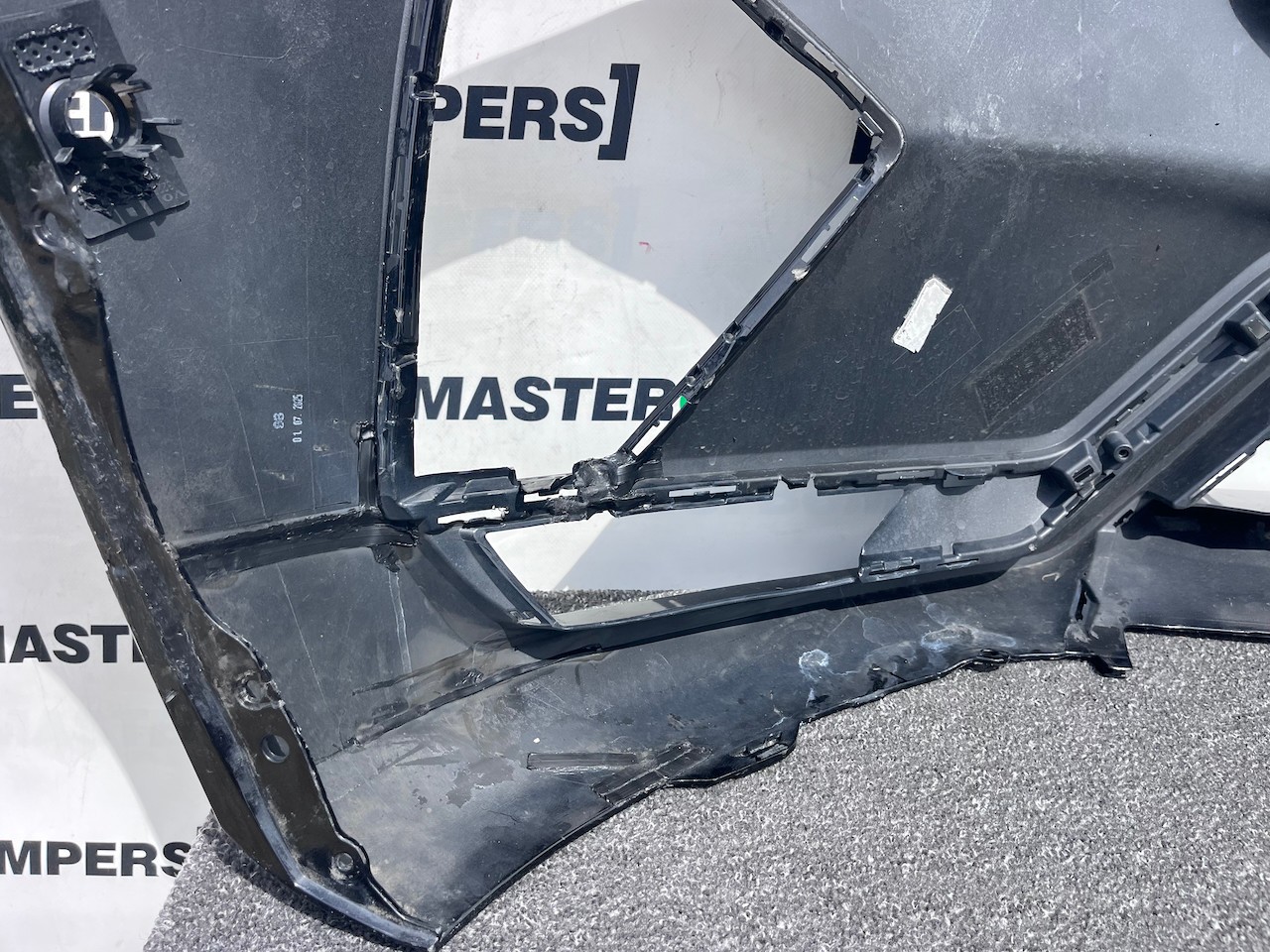 Volvo Xc60 R Design Mk2 Lift 2021-2024 Front Bumper 6 Pdc No Jets Genuine [n427]
