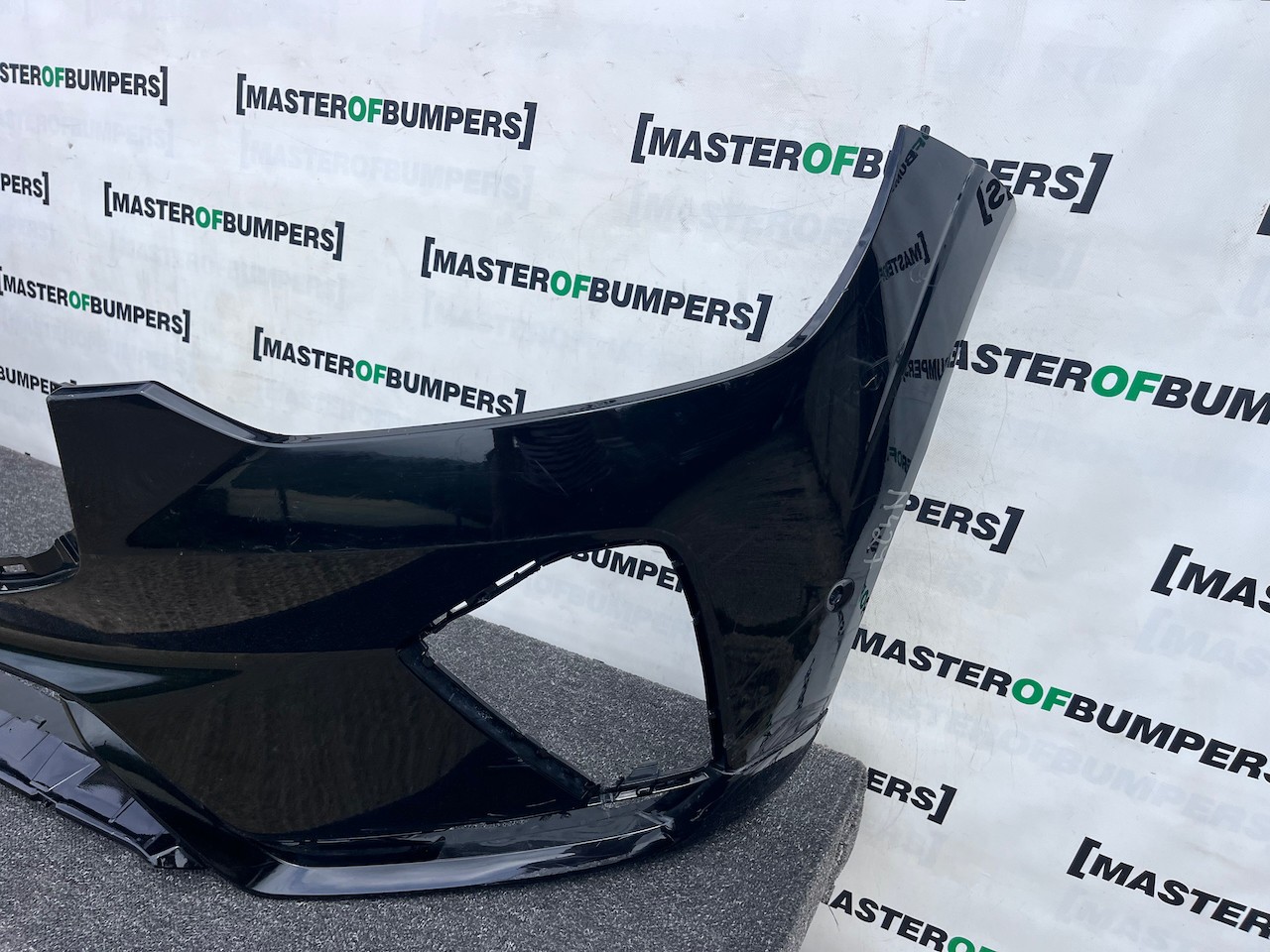 Volvo Xc60 R Design Mk2 Lift 2021-2024 Front Bumper 6 Pdc No Jets Genuine [n427]