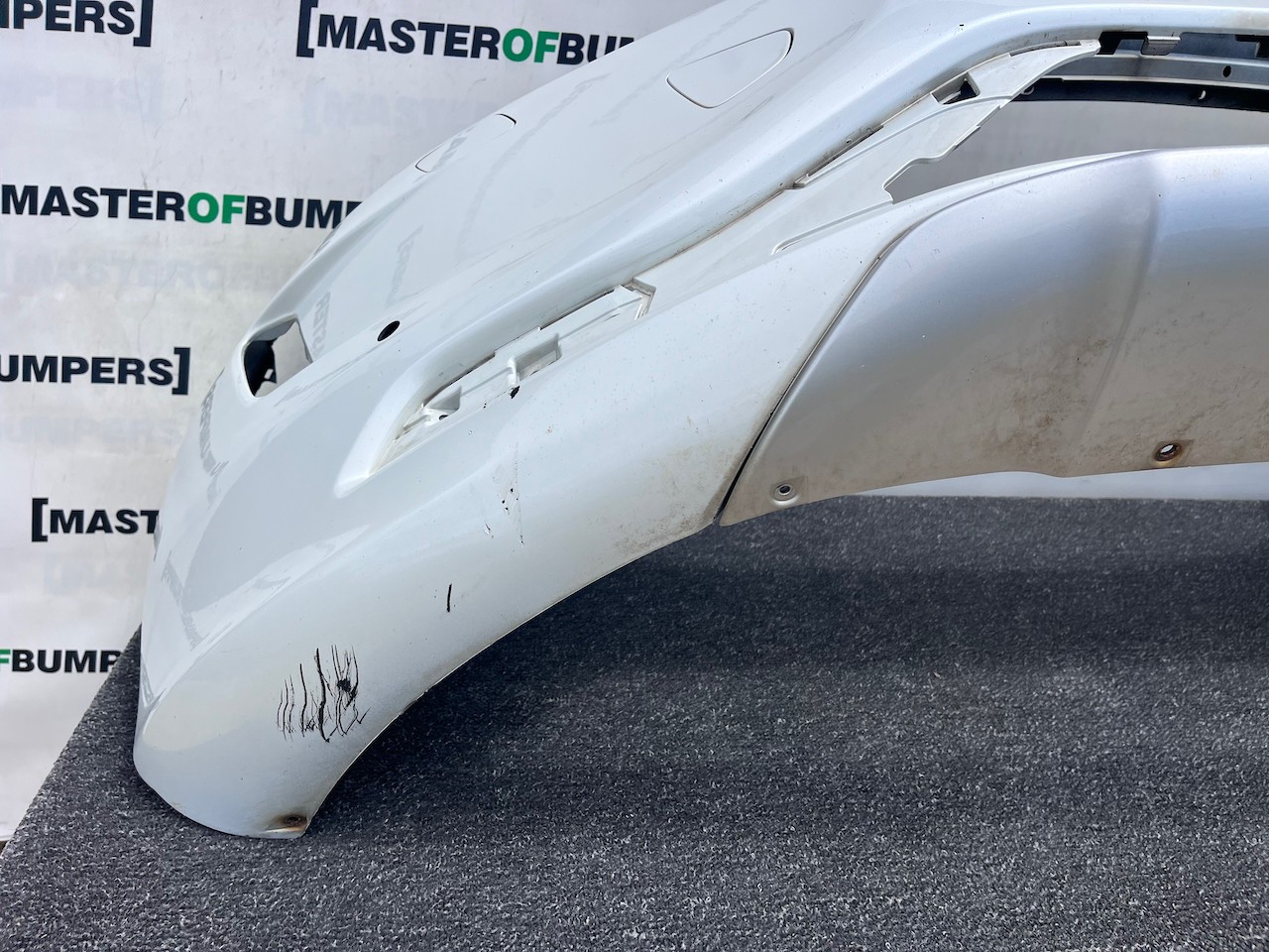 Volvo Xc60 D5 D4 T4 Lux Lift 2013-2018 Front Bumper 4 Pdc Jets Genuine [n431]