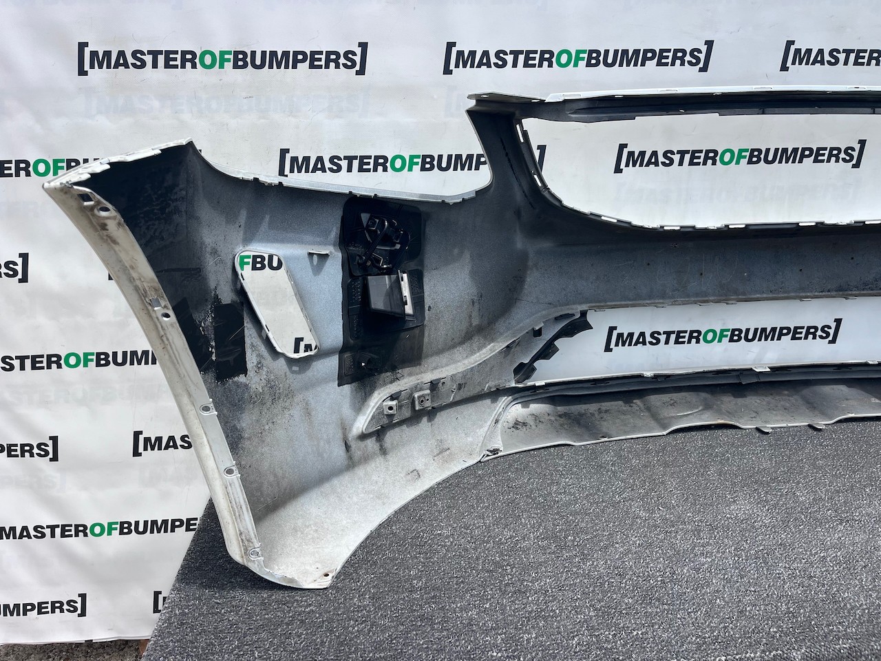 Volvo Xc60 D5 D4 T4 Lux Lift 2013-2018 Front Bumper 4 Pdc Jets Genuine [n431]