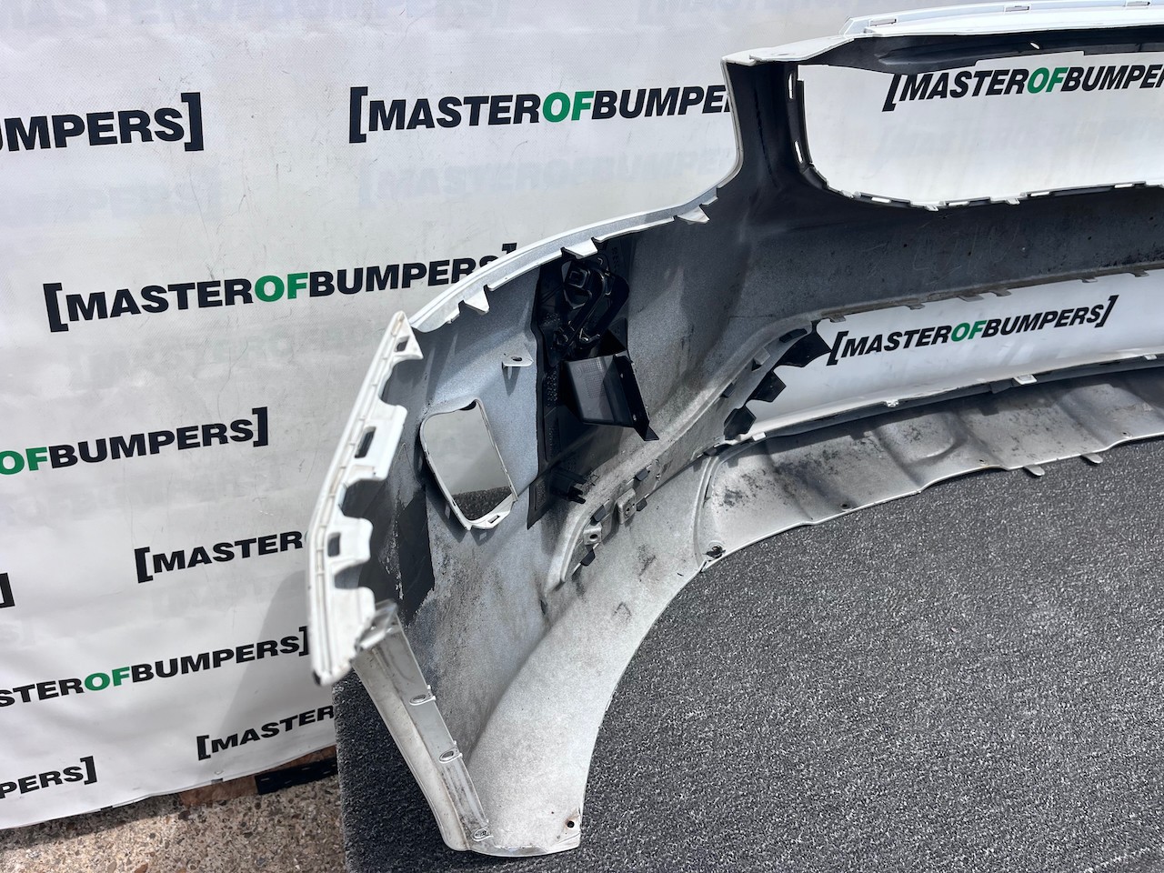Volvo Xc60 D5 D4 T4 Lux Lift 2013-2018 Front Bumper 4 Pdc Jets Genuine [n431]