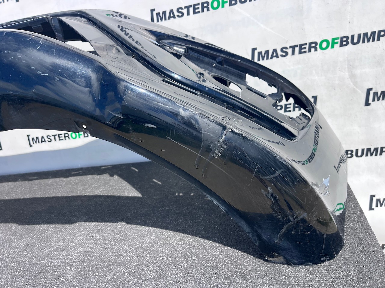 Volvo Xc60 D5 D4 R-design Lift 2013-2018 Front Bumper 4 Pdc Jets Genuine [n432]