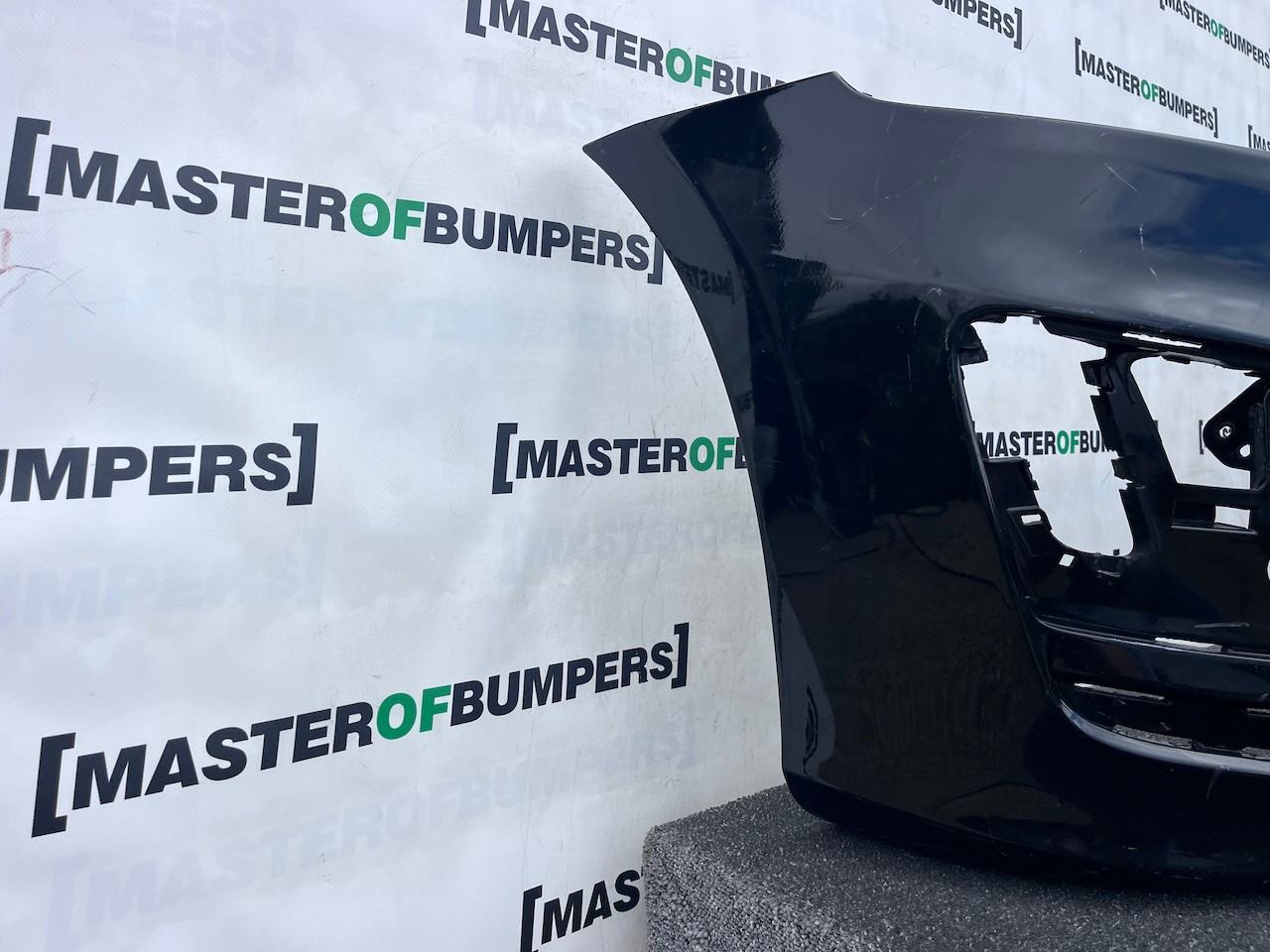 Volvo Xc60 D5 D4 R-design Lift 2013-2018 Front Bumper 4 Pdc Jets Genuine [n432]