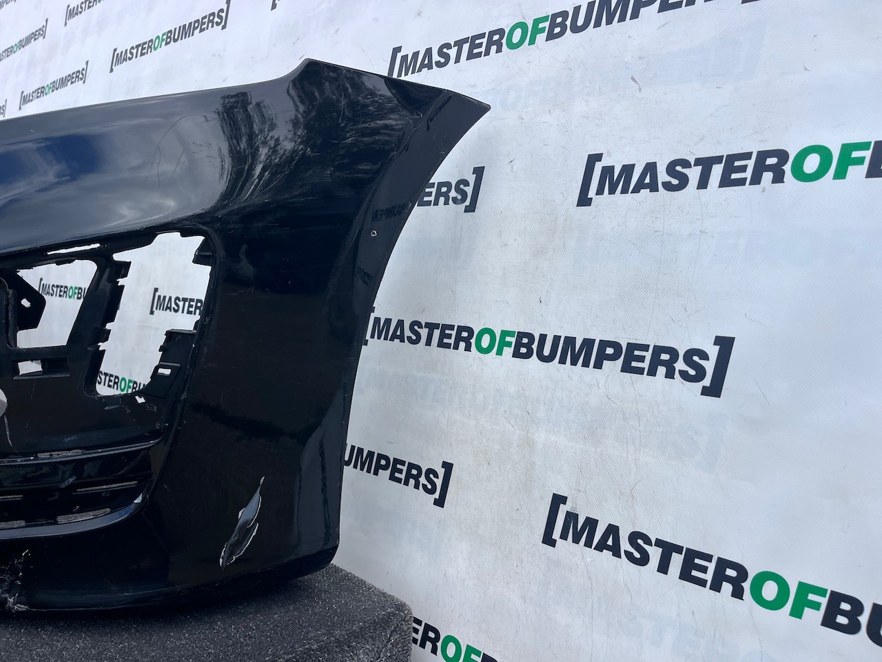 Volvo Xc60 D5 D4 R-design Lift 2013-2018 Front Bumper 4 Pdc Jets Genuine [n432]