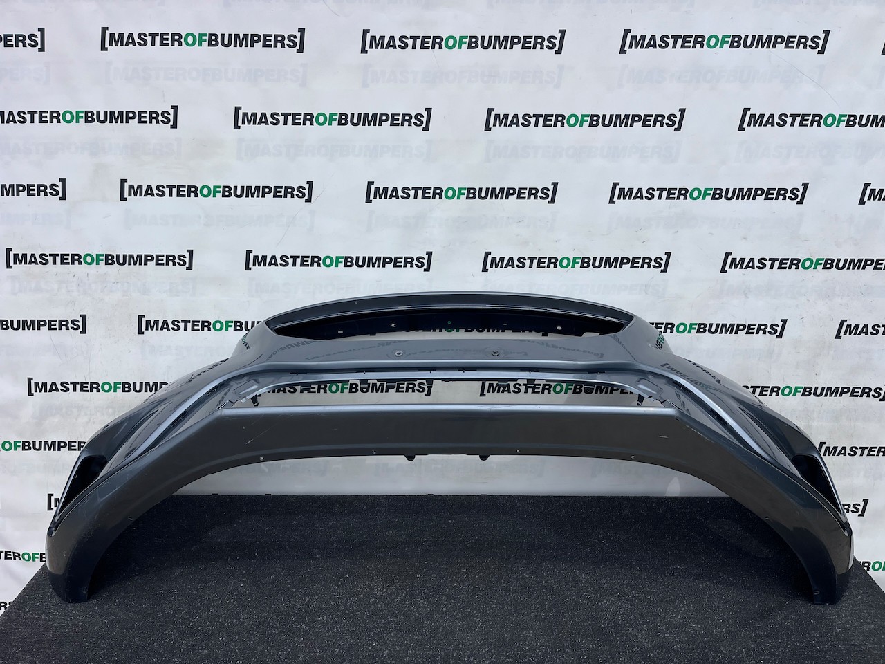 Volvo V40 R Design Hatchbac 2012-2018 Front Bumper No Pdc Jets Genuine [n437]