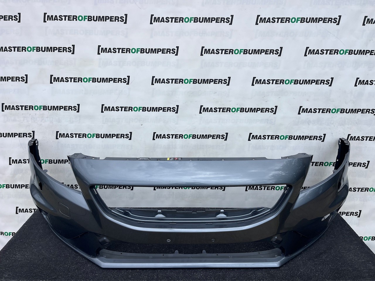Volvo V40 R Design Hatchbac 2012-2018 Front Bumper No Pdc Jets Genuine [n437]