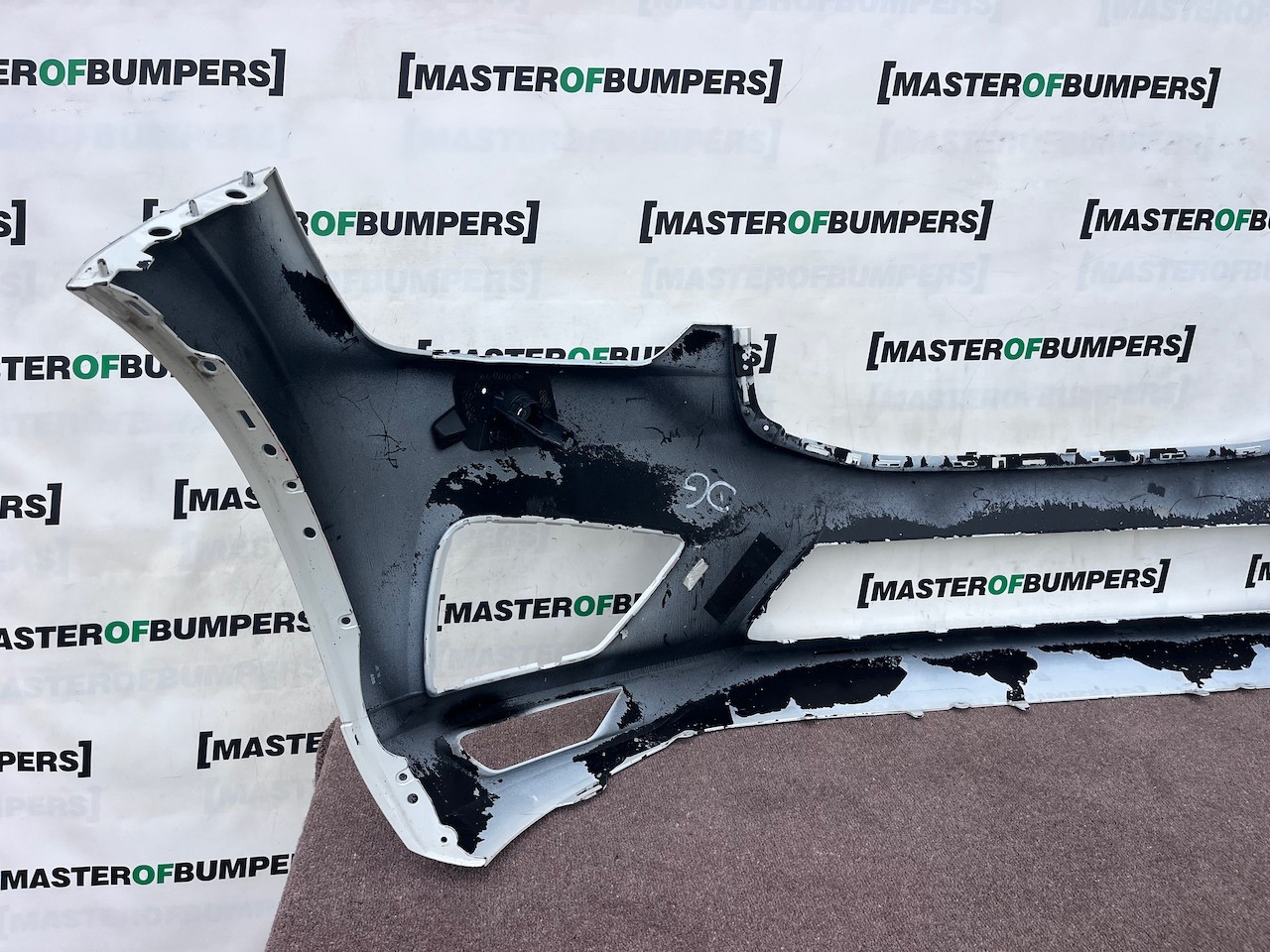 Volvo Xc60 R Design Suv 2017-2020 Front Bumper 4 Pdc + Jets Genuine [n442]