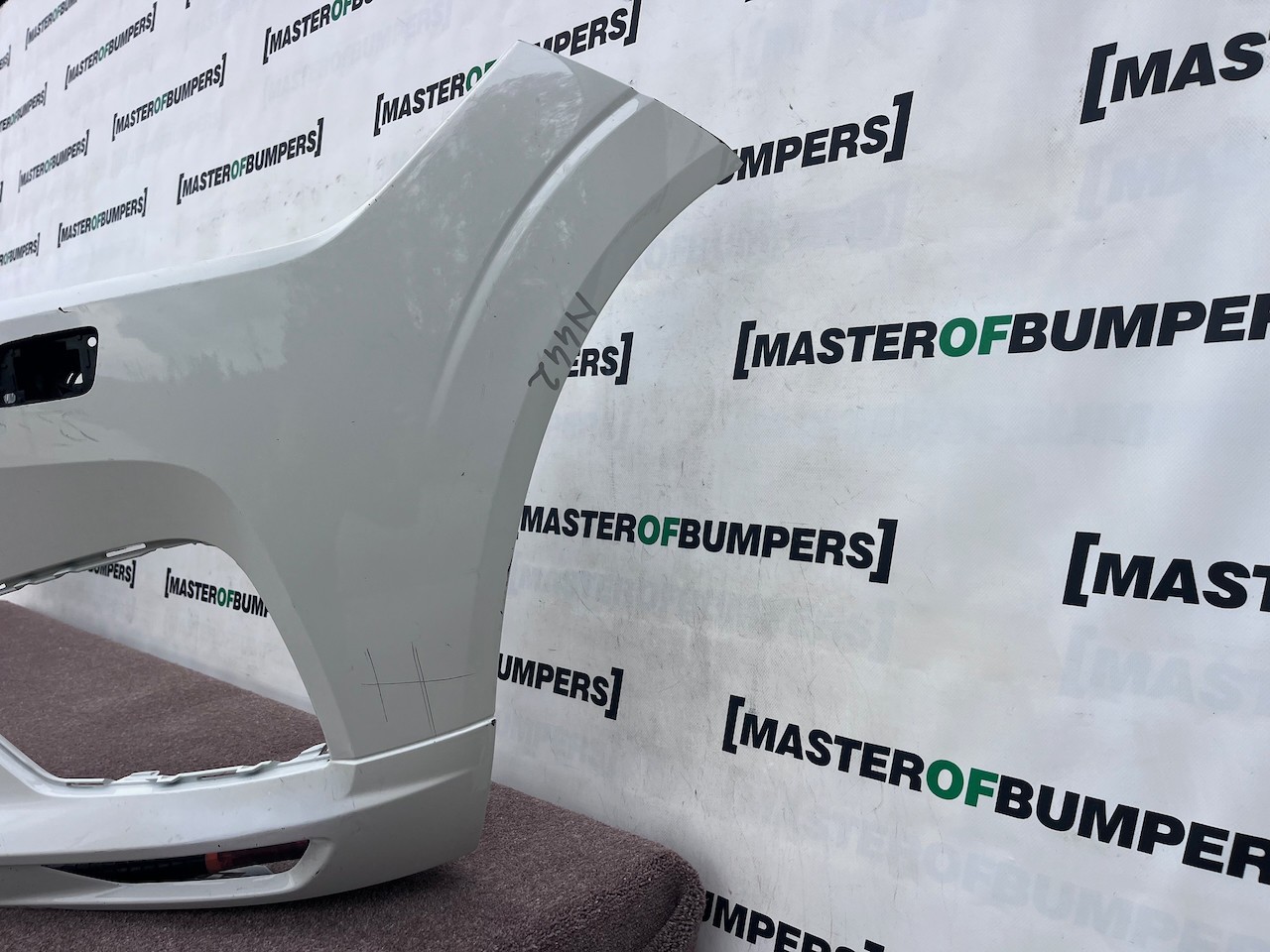 Volvo Xc60 R Design Suv 2017-2020 Front Bumper 4 Pdc + Jets Genuine [n442]