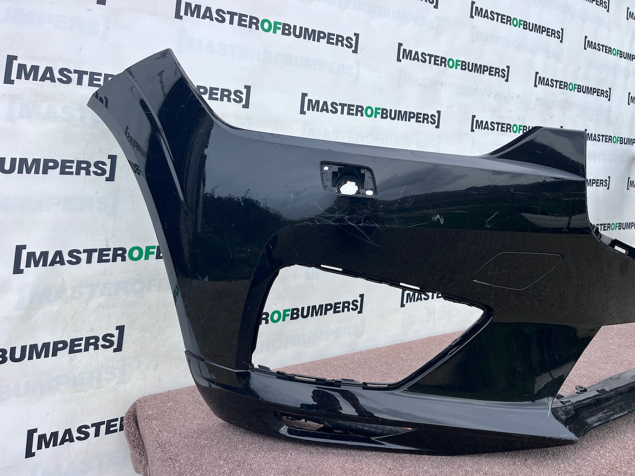 Volvo Xc60 R Design Suv 2017-2020 Front Bumper 4 Pdc + Jets Genuine [n443]