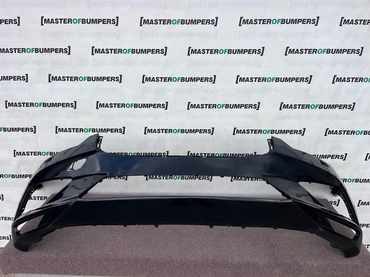 Volvo Xc60 R Design Suv 2017-2020 Front Bumper 6 Pdc + Jets Genuine [n452]