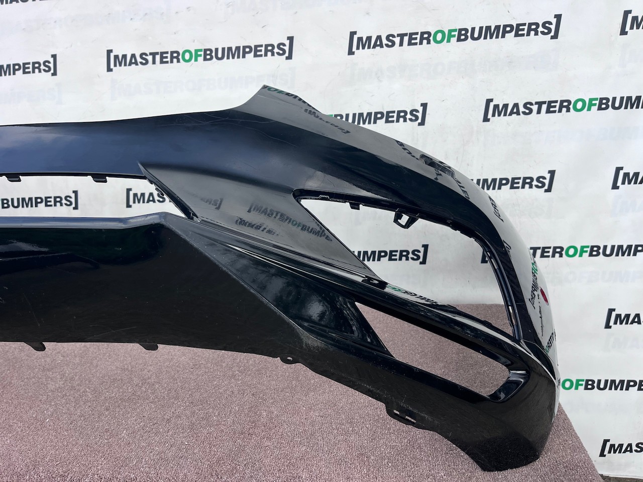 Volvo Xc60 R Design Suv 2017-2020 Front Bumper 6 Pdc + Jets Genuine [n452]