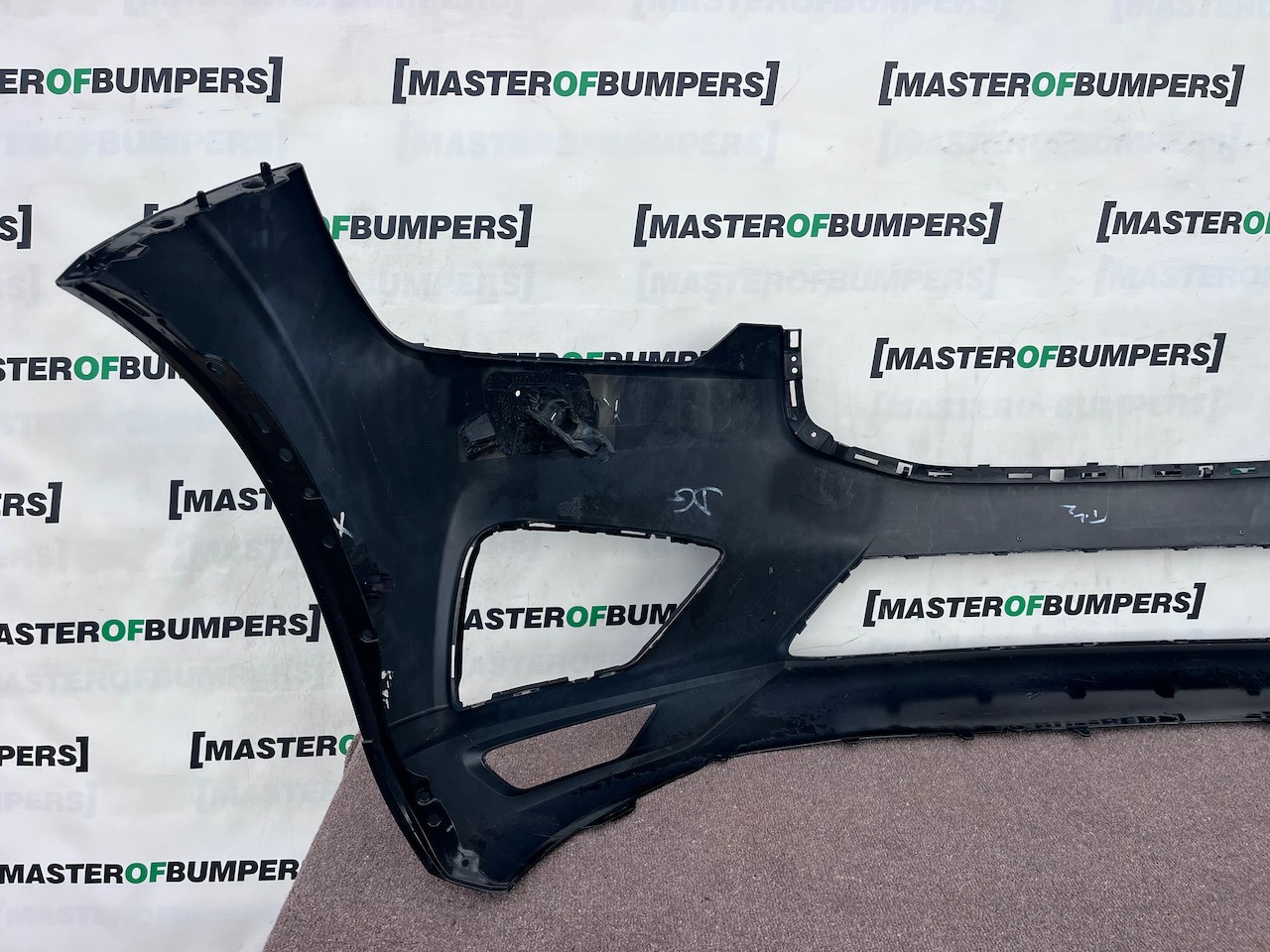 Volvo Xc60 R Design Suv 2017-2020 Front Bumper 6 Pdc + Jets Genuine [n452]