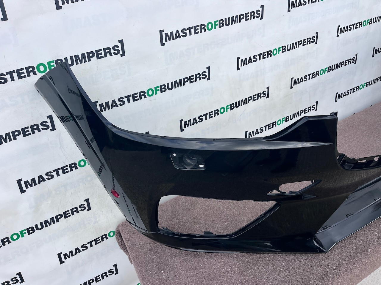 Volvo Xc60 R Design Suv 2017-2020 Front Bumper 6 Pdc + Jets Genuine [n452]