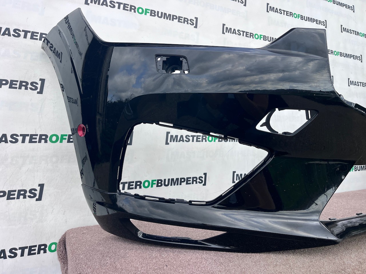Volvo Xc60 R Design Suv 2017-2020 Front Bumper 6 Pdc + Jets Genuine [n452]