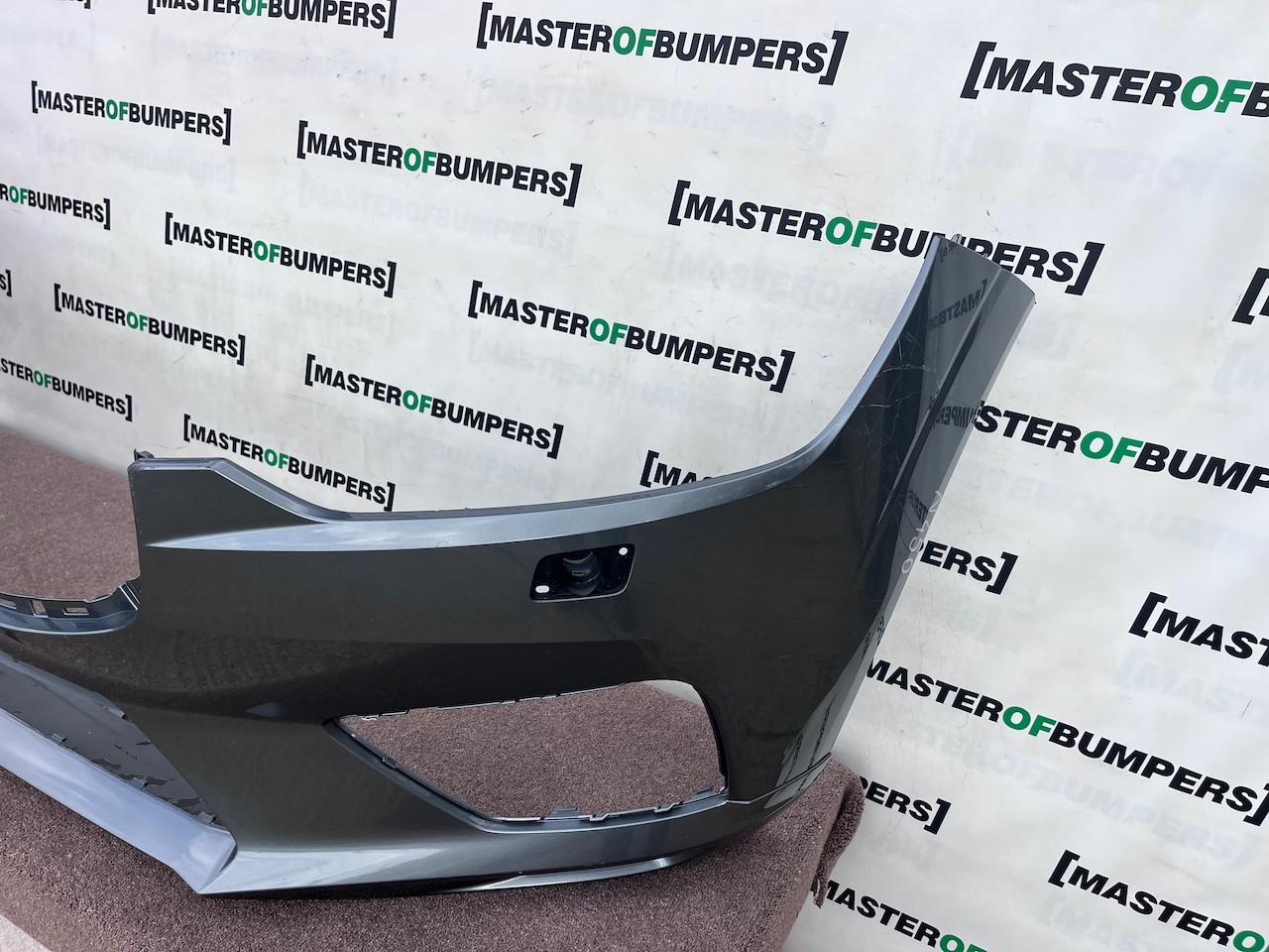 Volvo Xc60 R Design Suv 2017-2020 Front Bumper 4 Pdc + Jets Genuine [n450]