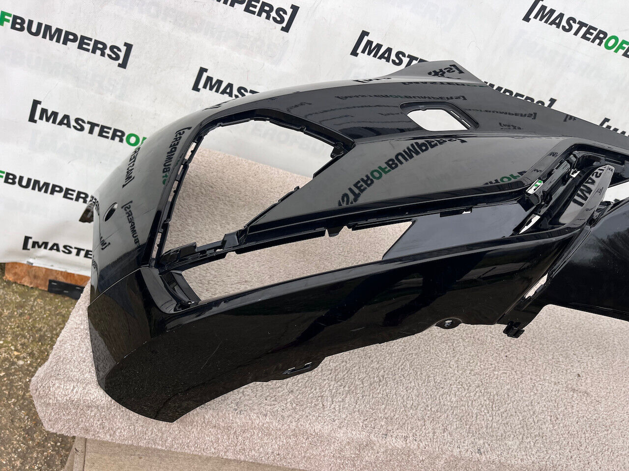 Volvo Xc60 R Design Suv Lift 2021-2024 Front Bumper 6 Pdc No Jets Genuine [n350]