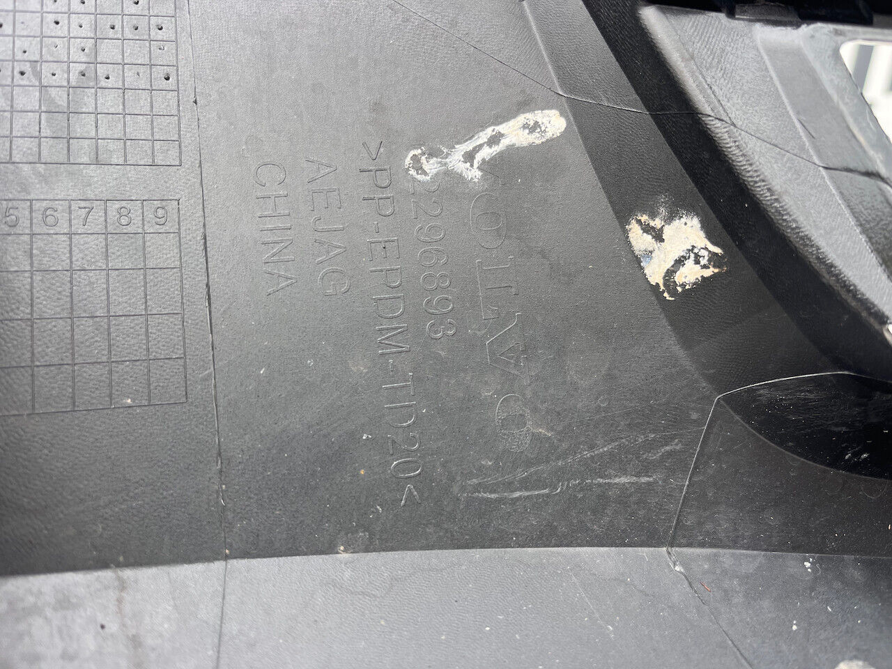 Volvo Xc60 R Design Suv Lift 2021-2024 Front Bumper 6 Pdc No Jets Genuine [n350]