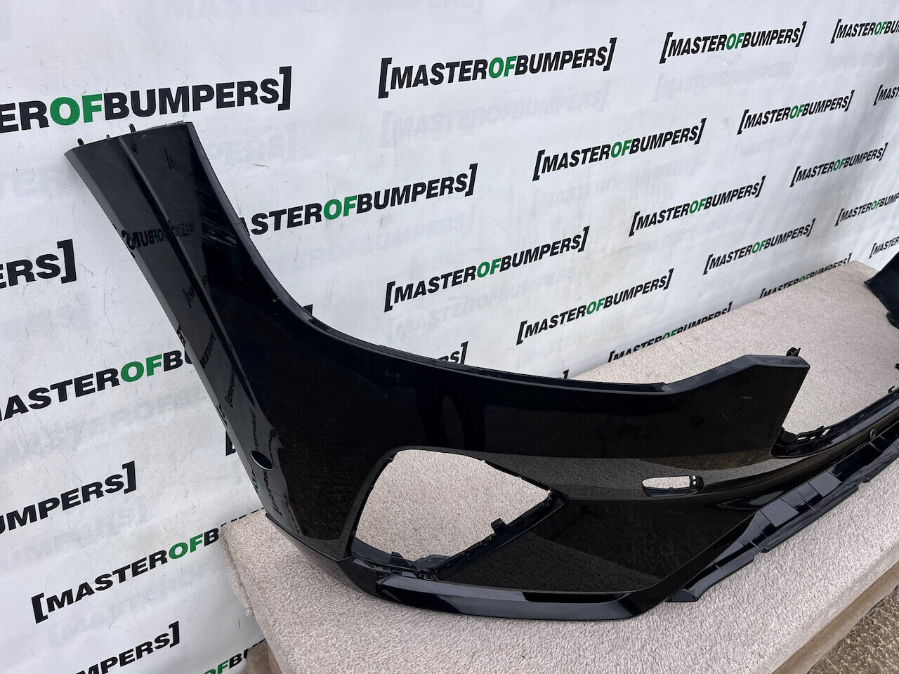 Volvo Xc60 R Design Suv Lift 2021-2024 Front Bumper 6 Pdc No Jets Genuine [n350]
