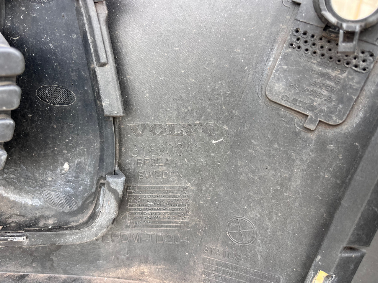 Volvo Xc90 R Design T5 T6 T8 Face Lift 2020-2023 Front Bumper Pdc Genuine [n359]