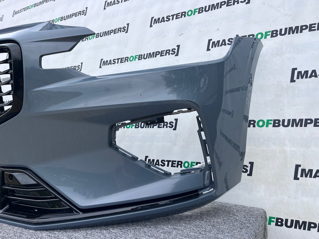 Volvo V60 S60 R Design Polestar T5 2018-2022 Front Bumper 4 Pdc Genuine [n375]