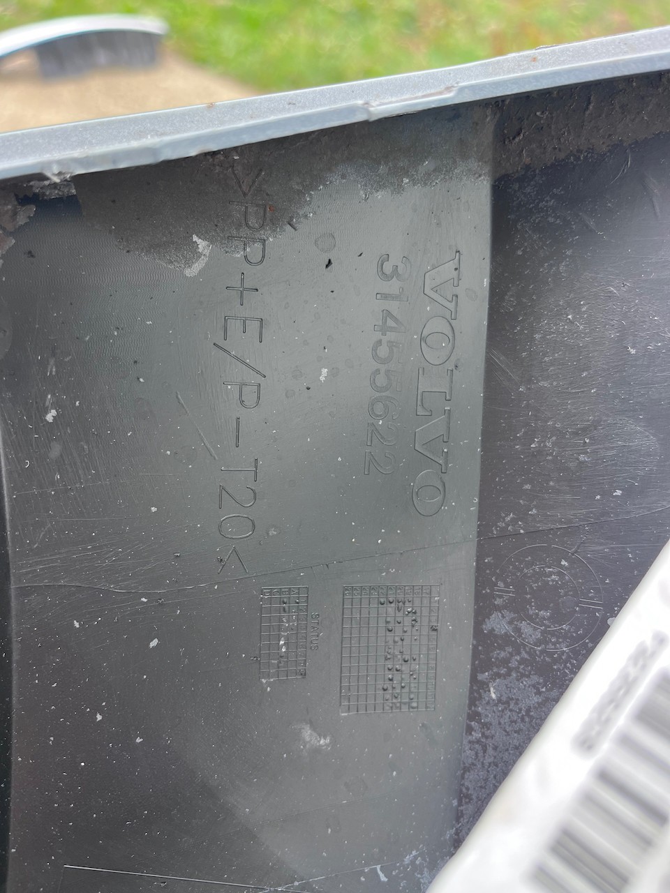 Volvo V60 S60 R Design Polestar T5 2018-2022 Front Bumper 4 Pdc Genuine [n375]