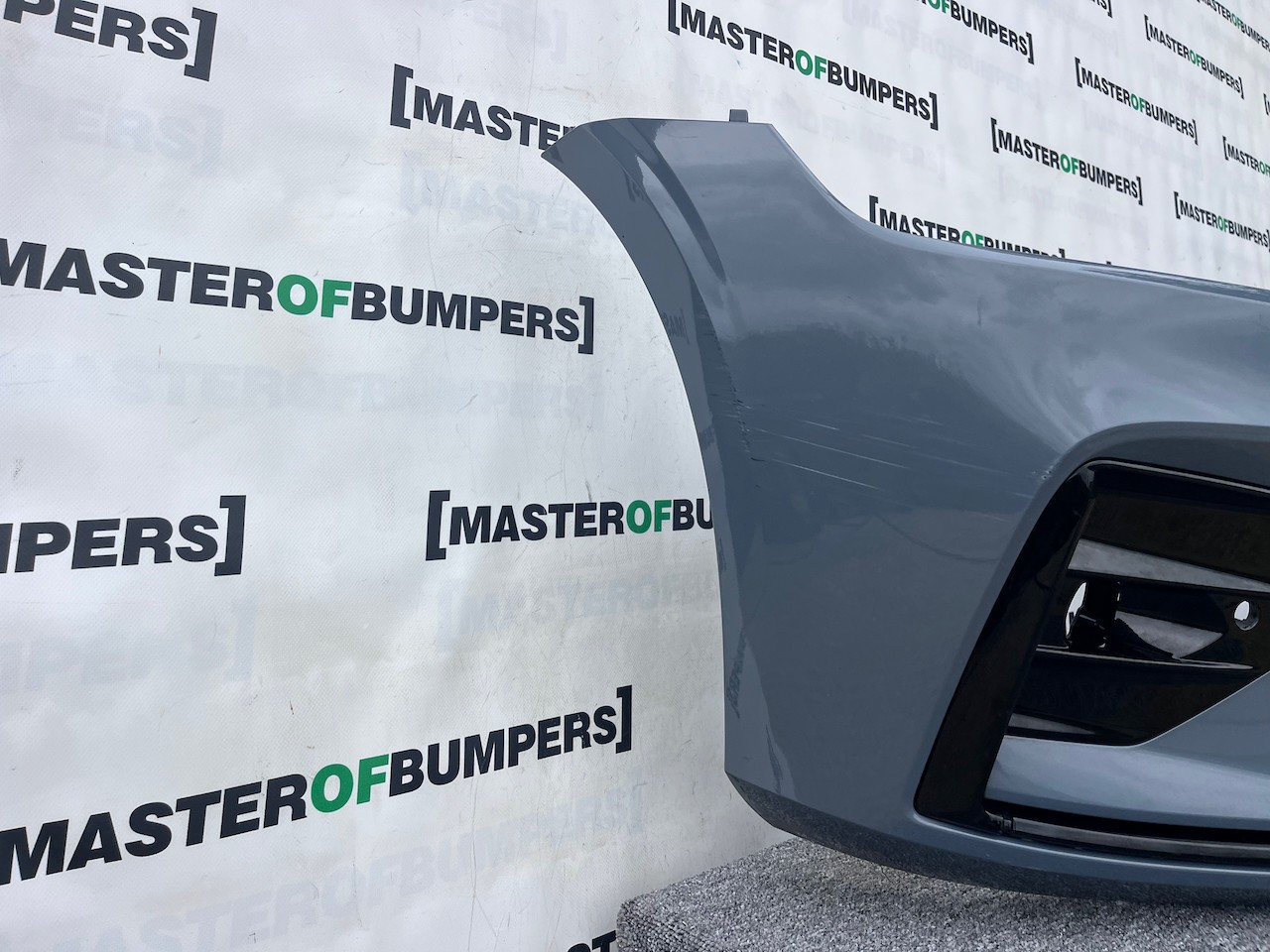 Volvo V60 S60 R Design Polestar T5 2018-2022 Front Bumper 4 Pdc Genuine [n375]