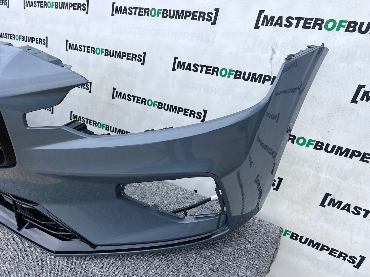 Volvo V60 S60 R Design Polestar T5 2018-2022 Front Bumper 4 Pdc Genuine [n375]