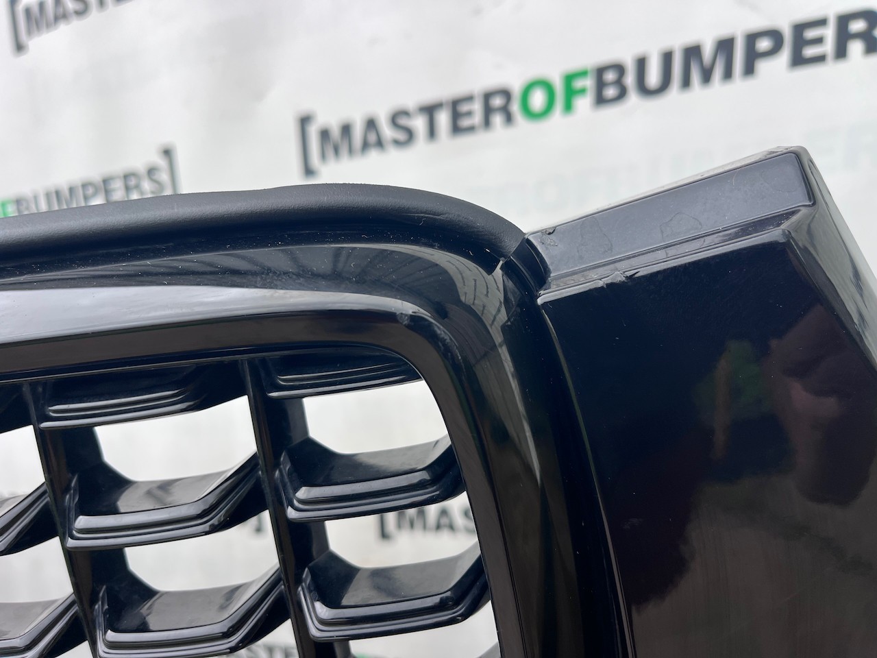 Volvo Xc40 R Design Phev Hybrid Lift 2022-on Front Bumper  Genuine [n378]