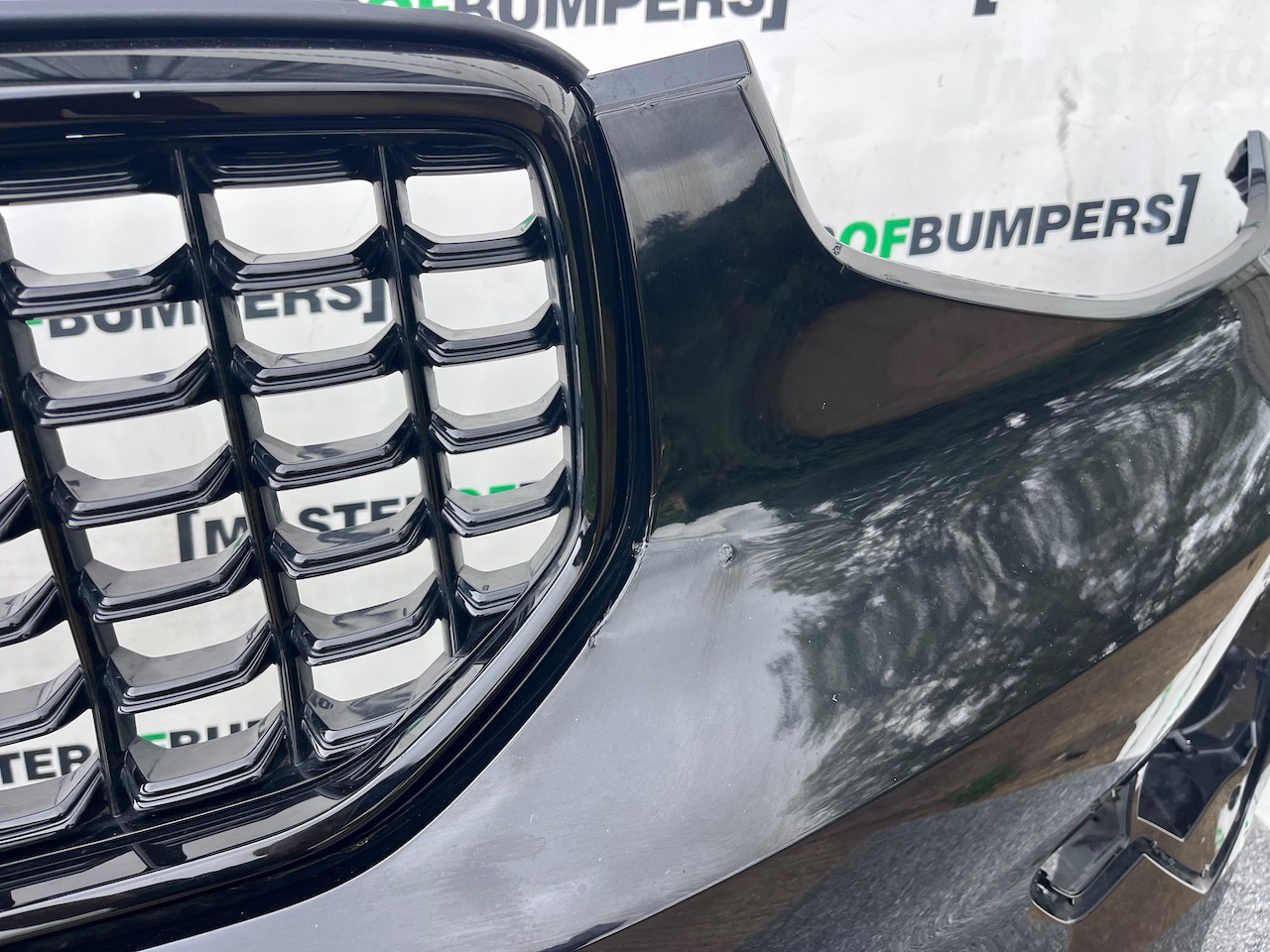 Volvo Xc40 R Design Phev Hybrid Lift 2022-on Front Bumper  Genuine [n378]