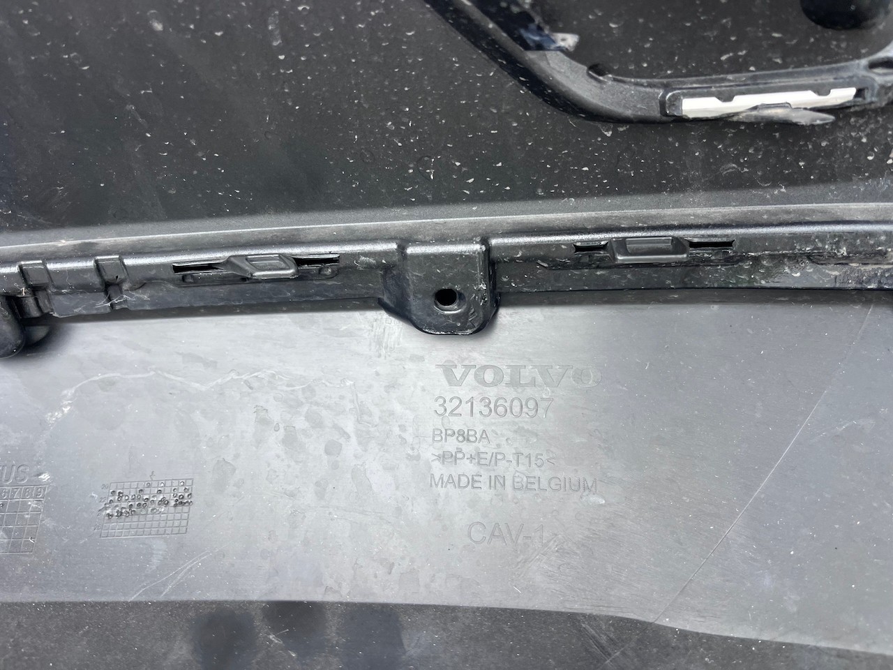 Volvo Xc40 R Design Phev Hybrid Lift 2022-on Front Bumper  Genuine [n378]