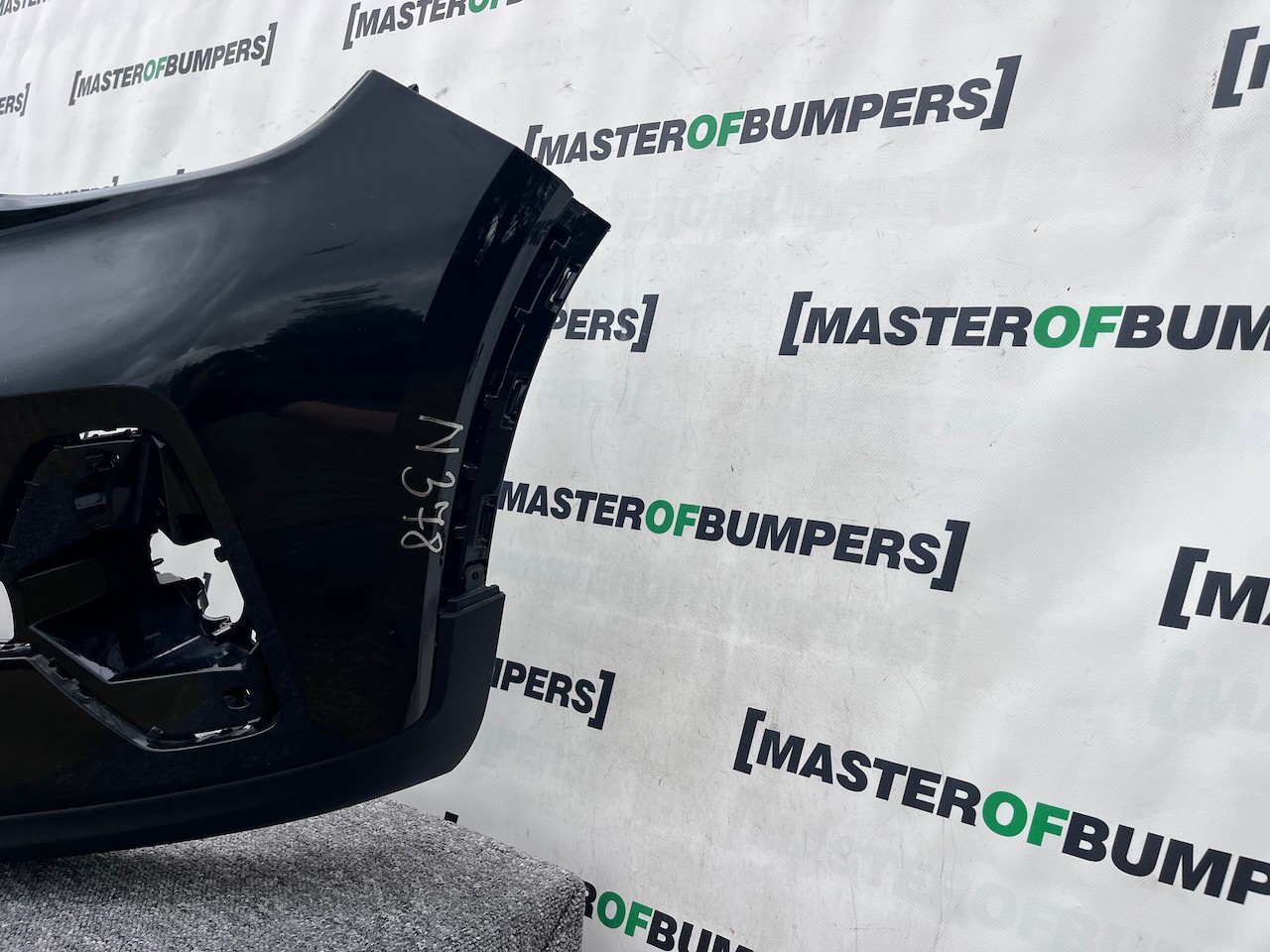 Volvo Xc40 R Design Phev Hybrid Lift 2022-on Front Bumper  Genuine [n378]