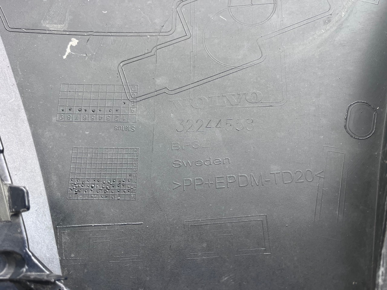 Volvo V90 S90 Momentum Saloon Estate 2016-2020 Front Bumper Genuine [n381]