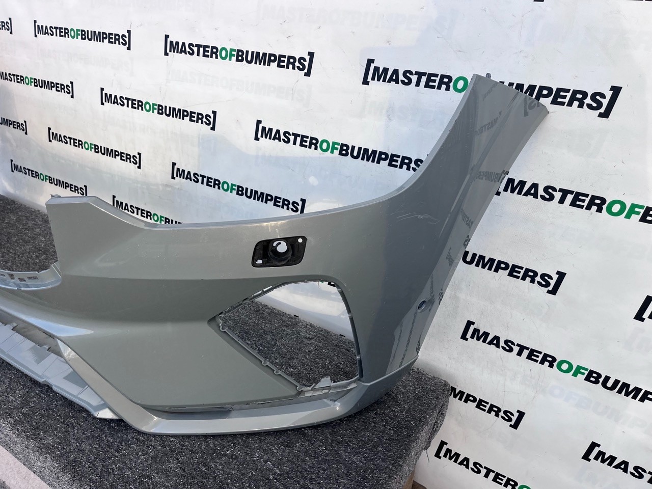 Volvo Xc60 R Design Mk2 Lift 2021-2024 Front Bumper 6 Pdc + Jets Genuine [n391]