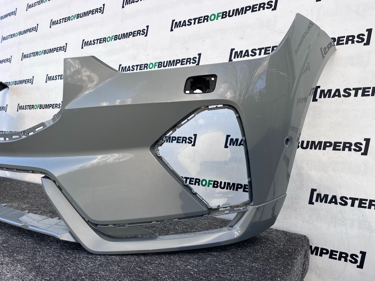 Volvo Xc60 R Design Mk2 Lift 2021-2024 Front Bumper 6 Pdc + Jets Genuine [n391]