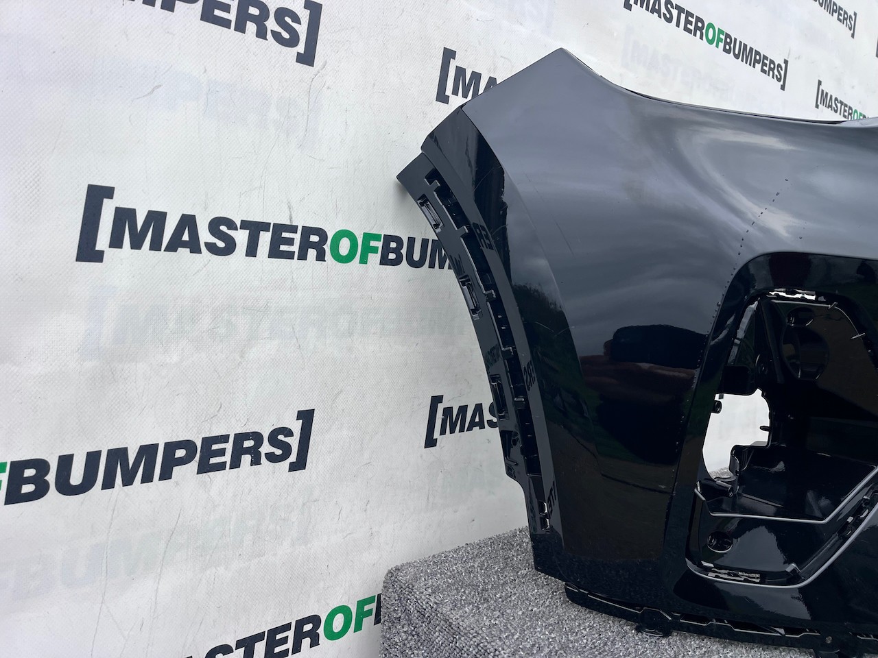 Volvo Xc40 Ultimate Phev Hybrid Lift 2022-on Front Bumper 4 Pdc Genuine [n388]