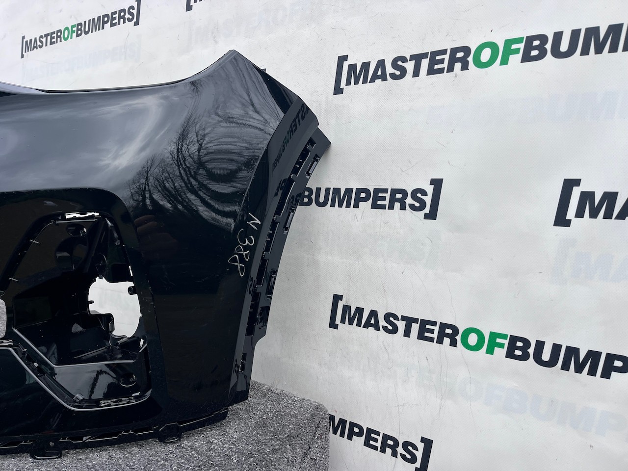 Volvo Xc40 Ultimate Phev Hybrid Lift 2022-on Front Bumper 4 Pdc Genuine [n388]