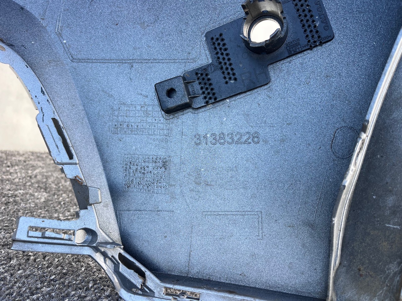 Volvo V90 S90 R Design Saloon Estate 2016-2020 Front Bumper 6 Pdc Genuine [n396]