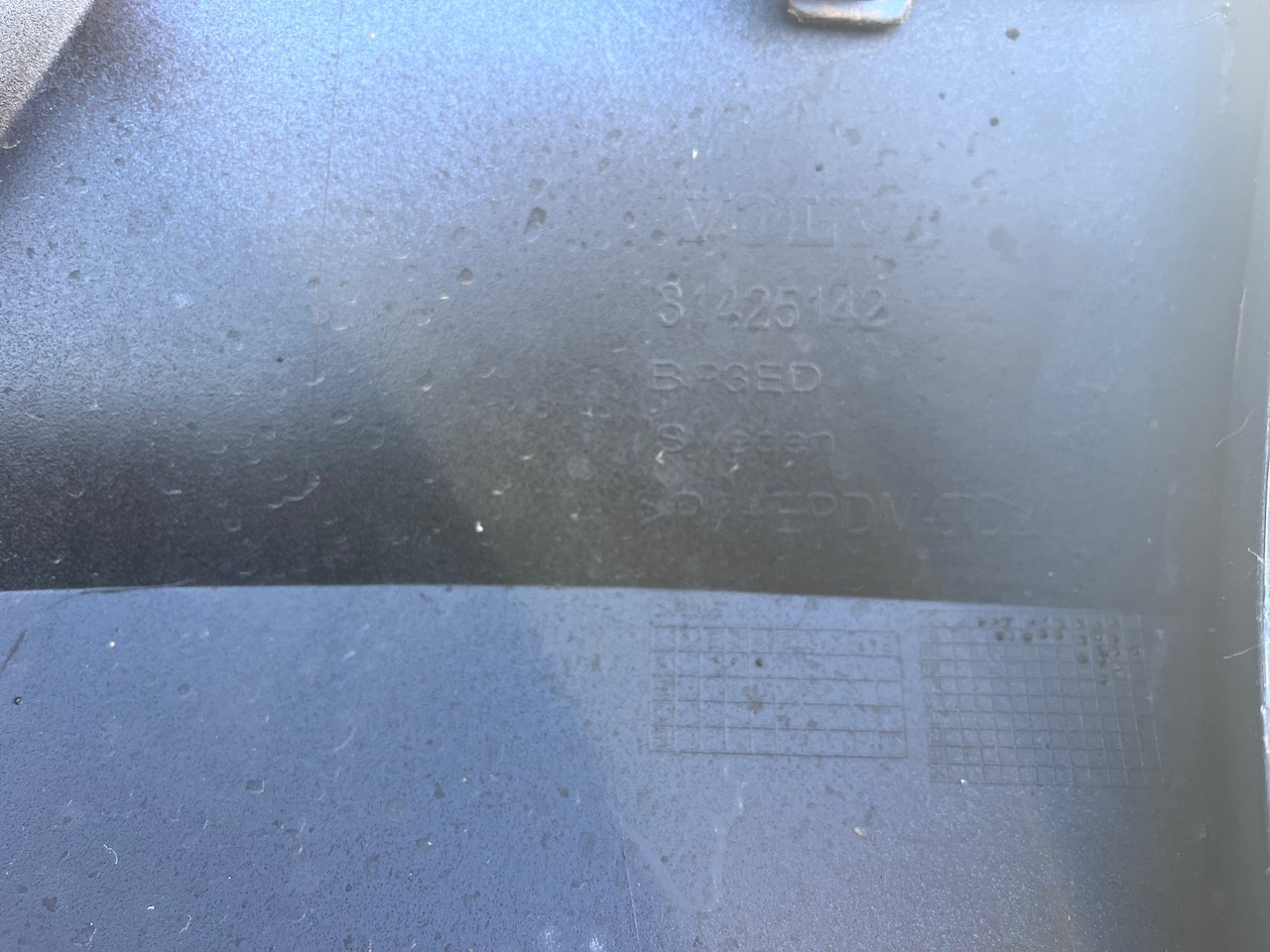 Volvo V90 S90 R Design Saloon Estate 2016-2020 Front Bumper 4 Pdc Genuine [n397]