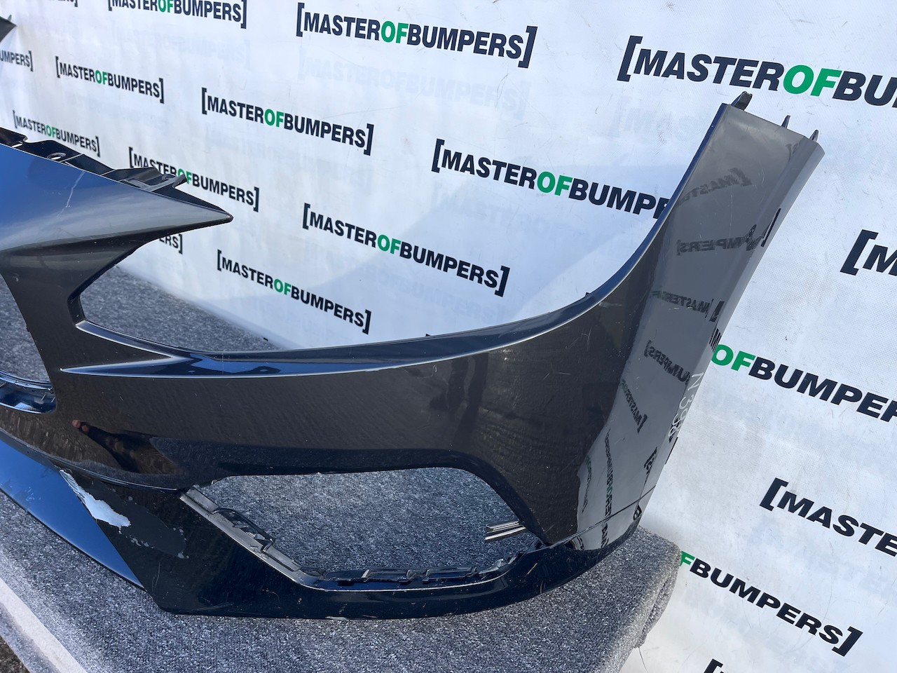 Volvo V90 S90 R Design Saloon Estate 2016-2020 Front Bumper 4 Pdc Genuine [n398]