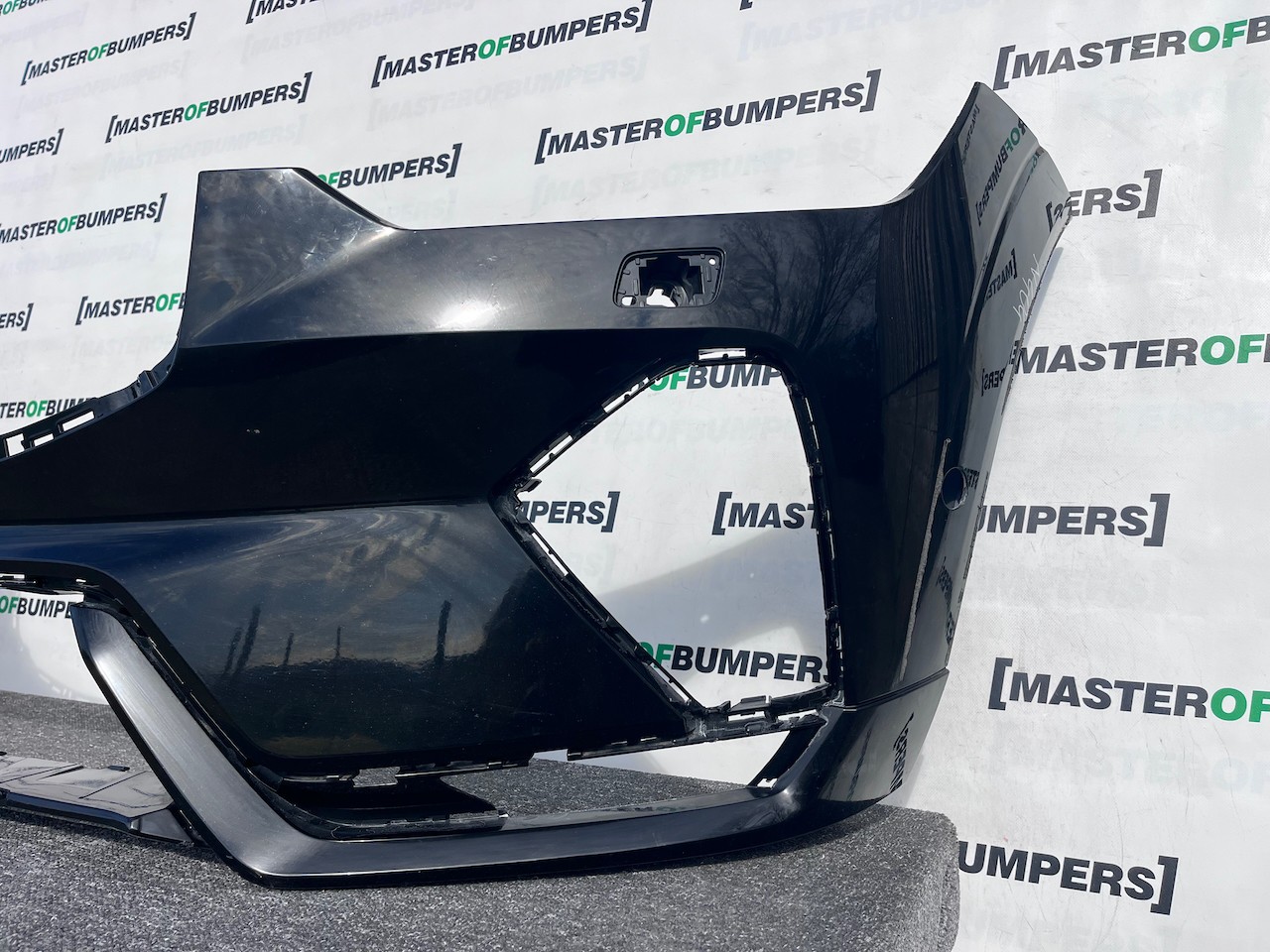 Volvo Xc60 R Design Mk2 Lift 2021-2024 Front Bumper 6 Pdc + Jets Genuine [n404]