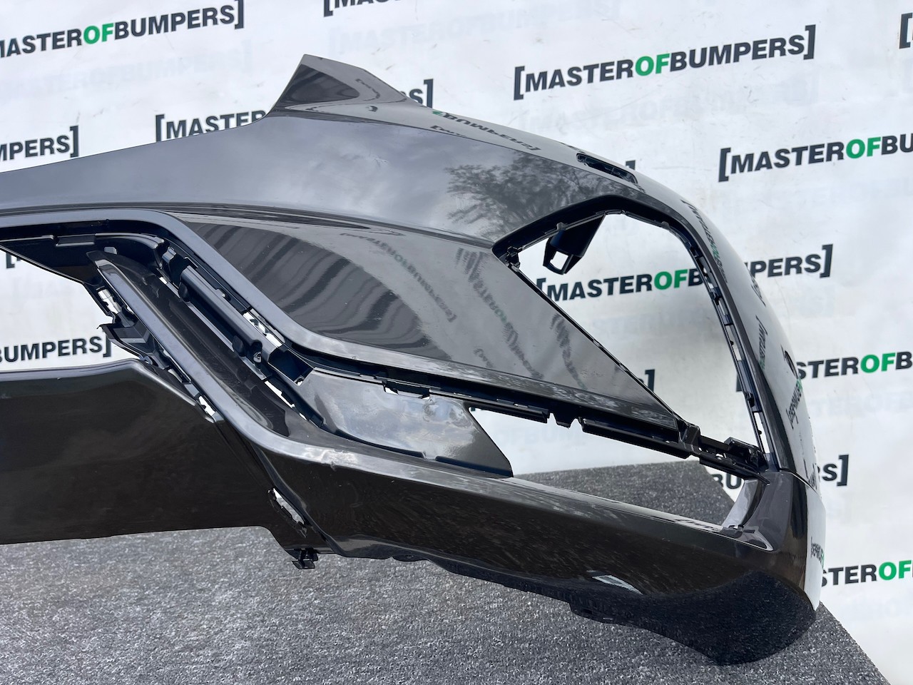 Volvo Xc60 R Design Suv Lift 2021-2024 Front Bumper 6 Pdc Genuine [n408]