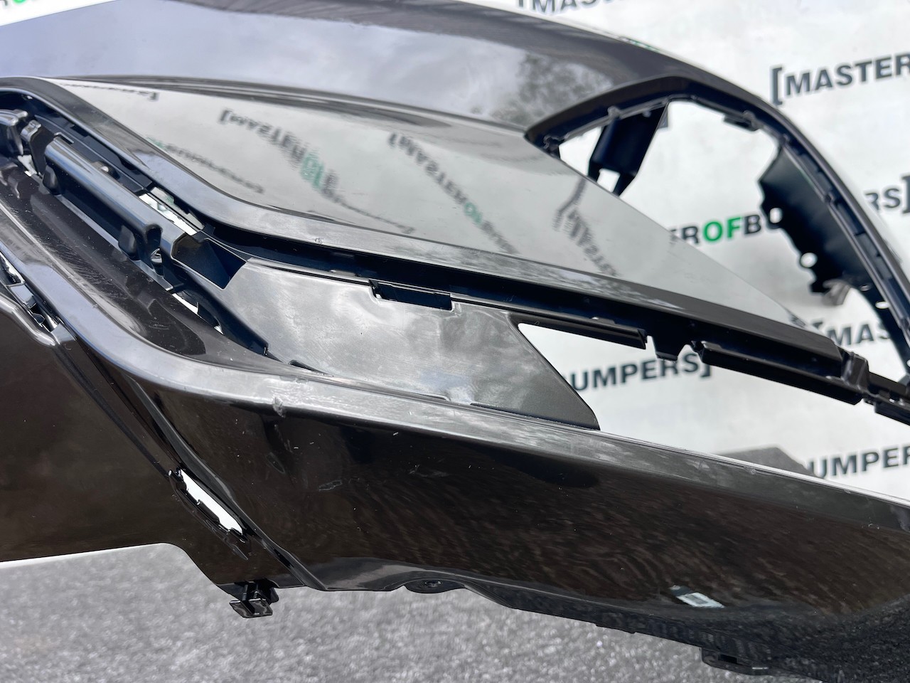 Volvo Xc60 R Design Suv Lift 2021-2024 Front Bumper 6 Pdc Genuine [n408]