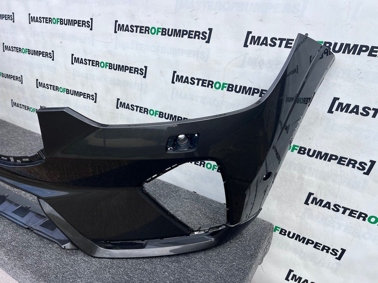 Volvo Xc60 R Design Suv Lift 2021-2024 Front Bumper 6 Pdc Genuine [n408]